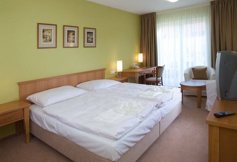 اتاق استاندارد سه نفره, Dolce Villa