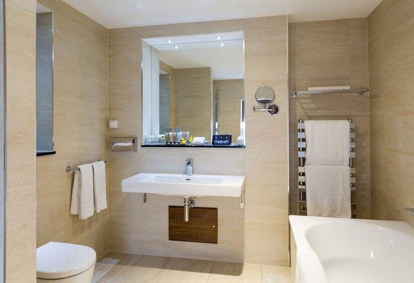 Номер Deluxe, Oakley Hall