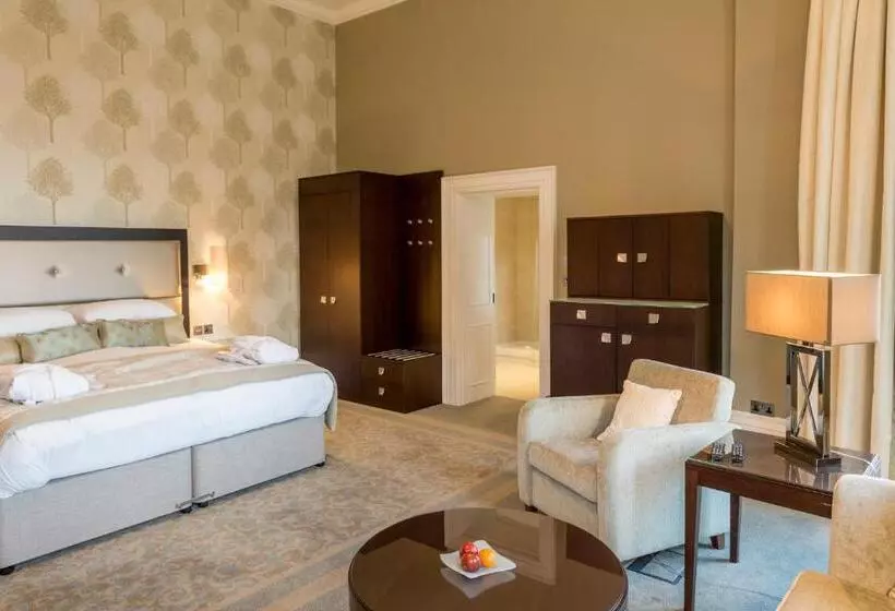 Executive-huone, Oakley Hall