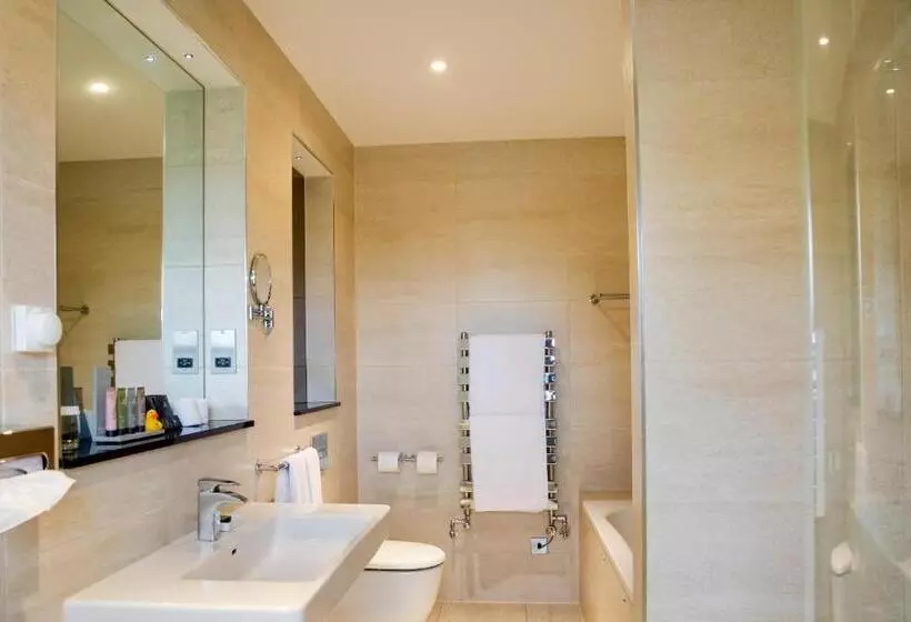 Executive-huone, Oakley Hall