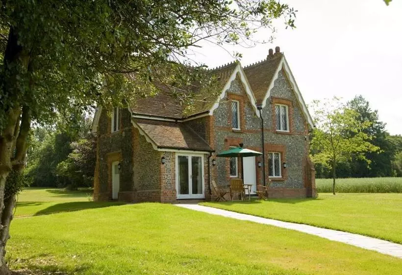 Talo 1 Makuuhuone, Oakley Hall