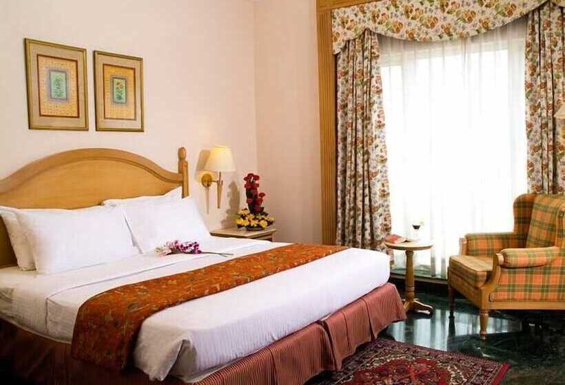 Люкс, Savoy Suites Noida