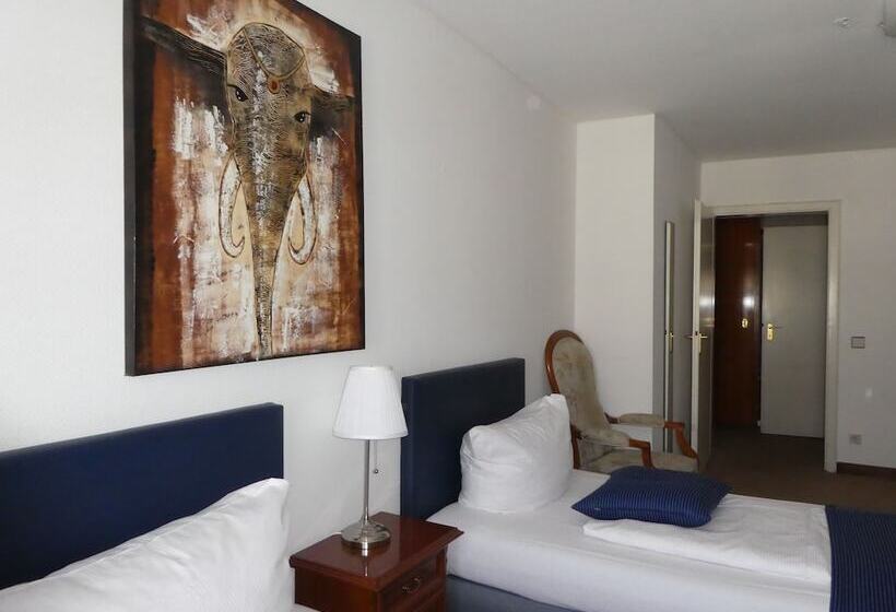 غرفة قياسية ثلاثية, Terminus