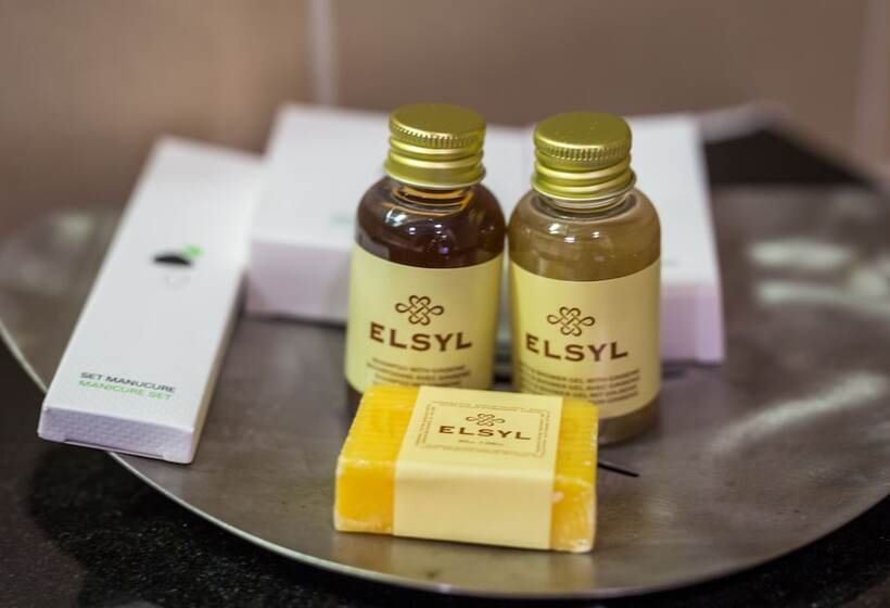 스탠다드 룸, The Pennington