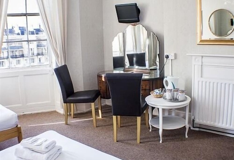 غرفة سوبيريور ثلاثية, The Queensbury