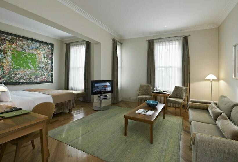 Superior Suite, Tomtom Suites