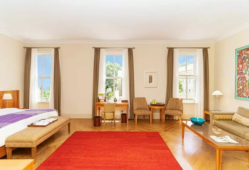 Superior Suite, Tomtom Suites