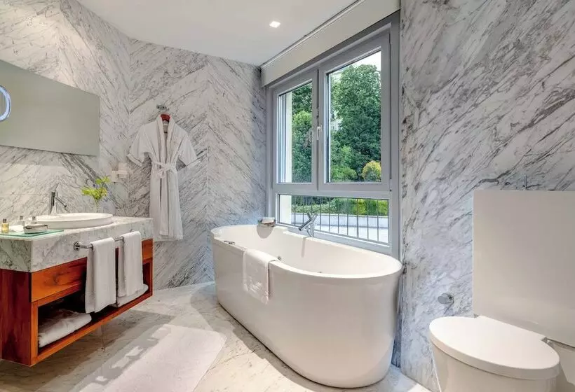 Classic Suite, Tomtom Suites