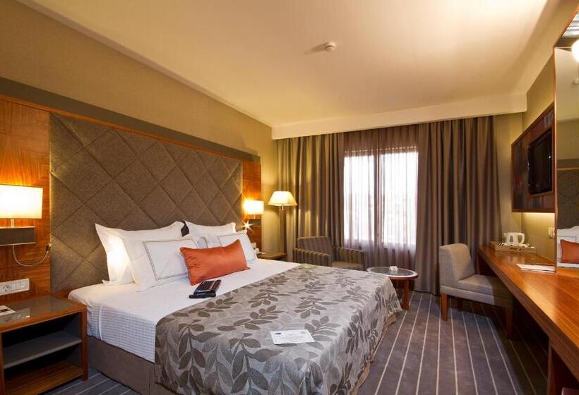 اتاق استاندارد, Tugcan