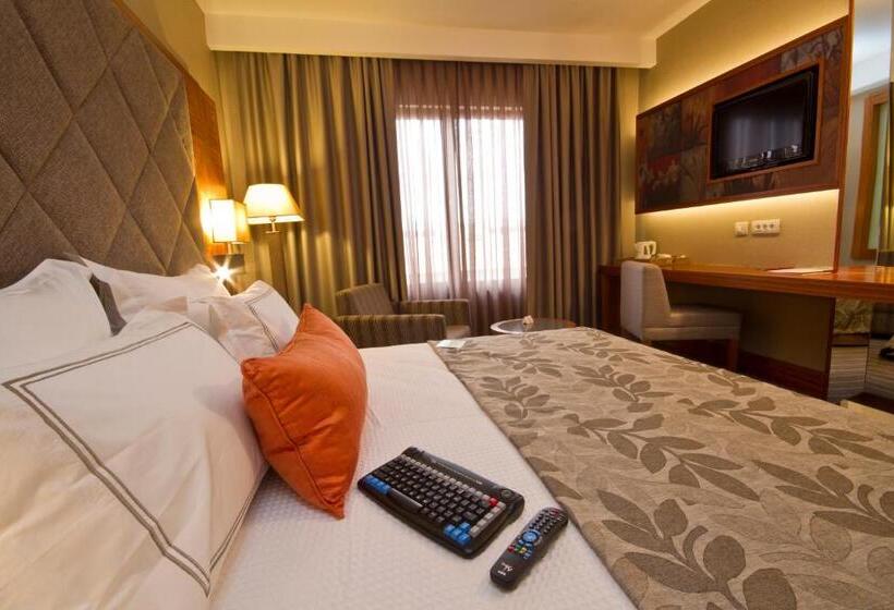 اتاق لوکس یک تخته, Tugcan