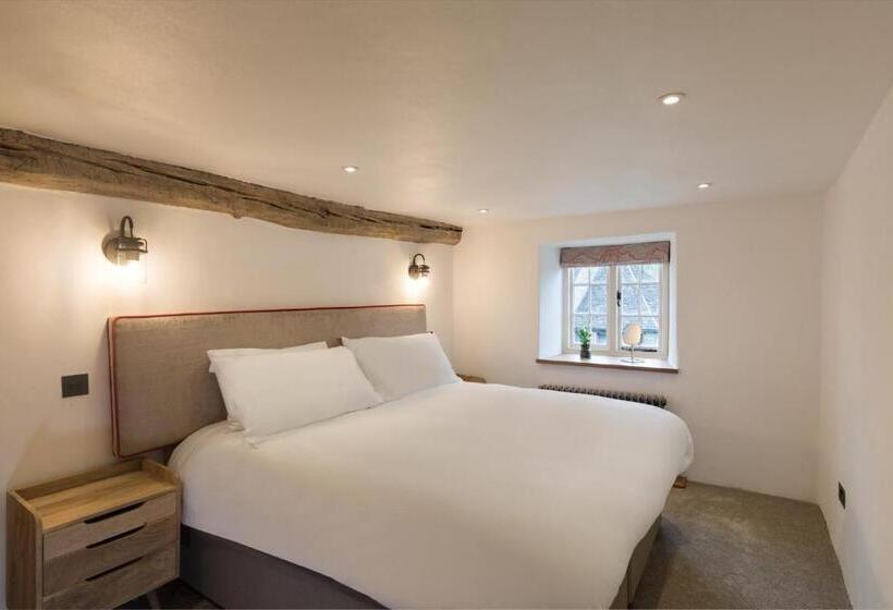 Дом 4 Спальни, The Royal Oak Tetbury