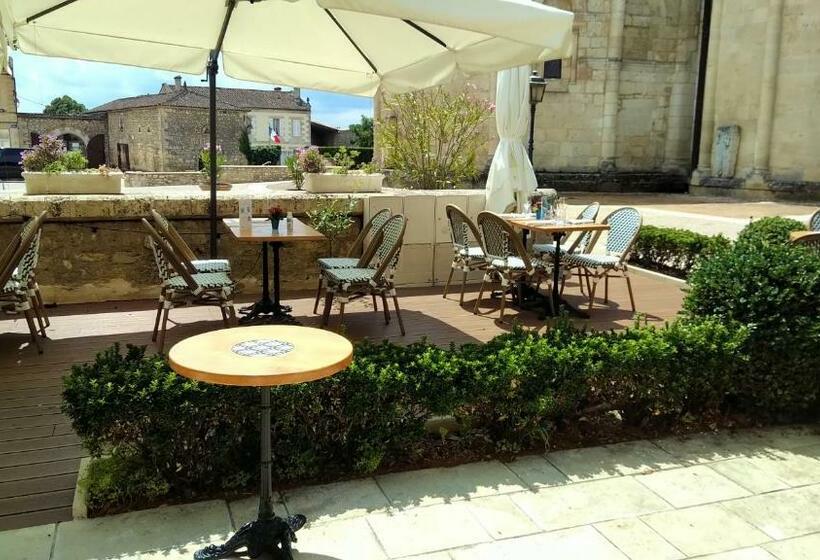 身障者適用キングサイズベッドルーム, Aux Ducs De Sienne