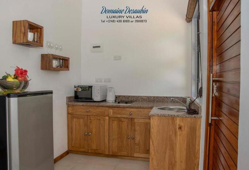 ویلای 1 خوابه با چشم‌انداز دریا, Domaine Desaubin Luxury Villas