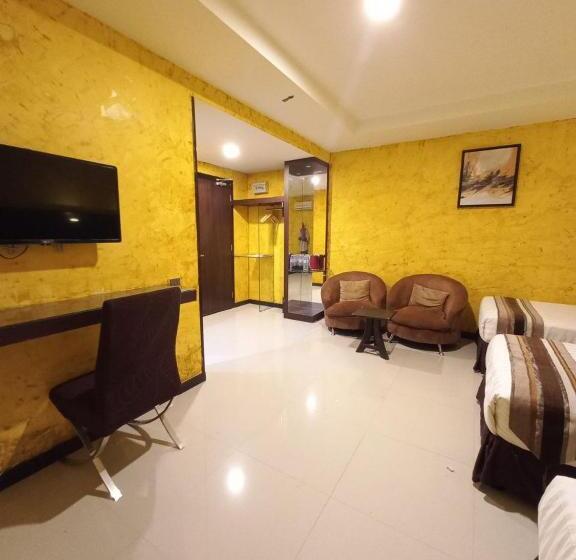 סטודיו משפחתי, Gm