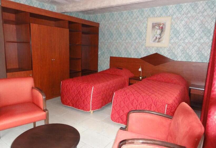 Дом 1 Спальня, Les Wyllos