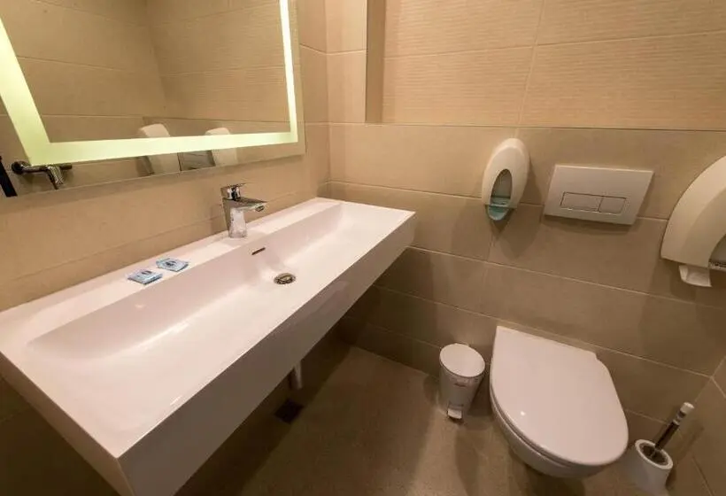اتاق استاندارد با چشم‌انداز شهر, Park Hotel Raya Garden   Free Parking