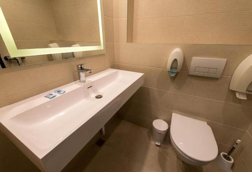 اتاق استاندارد با بالکن, Park Hotel Raya Garden   Free Parking