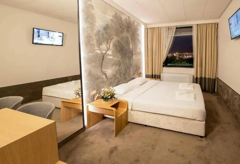 اتاق استاندارد با بالکن, Park Hotel Raya Garden   Free Parking