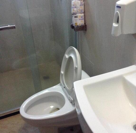 اتاق استاندارد, Cristina