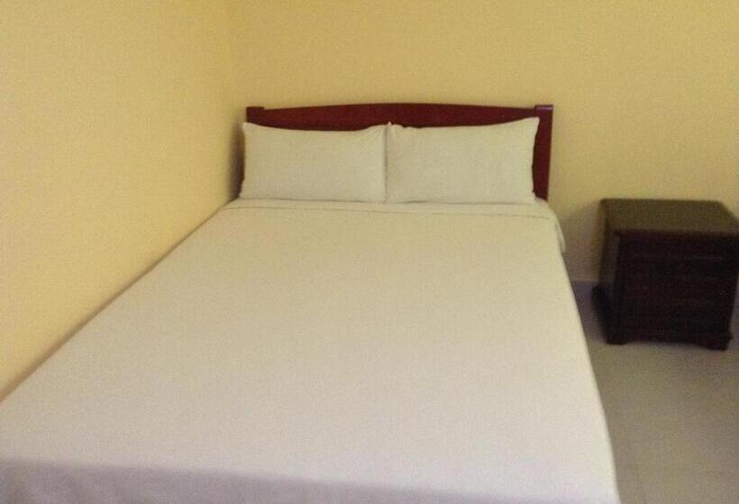 اتاق استاندارد, Cristina