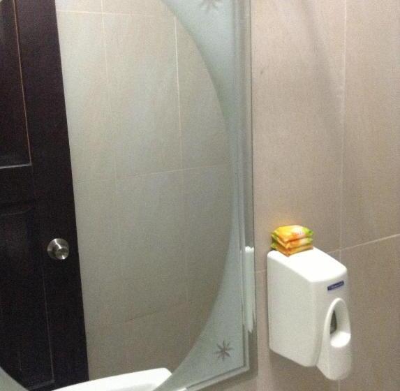 اتاق خانوادگی, Cristina