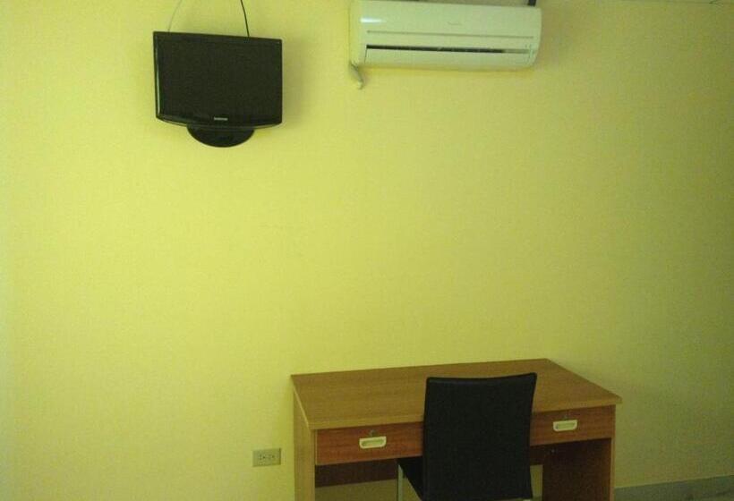 اتاق خانوادگی, Cristina