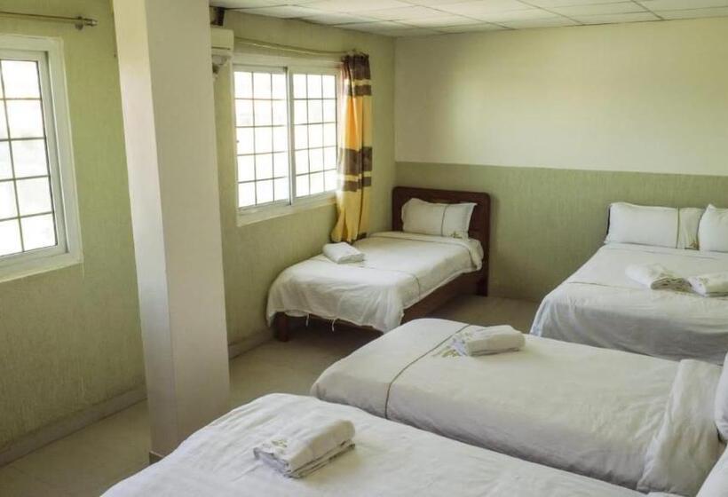 اتاق خانوادگی, Cristina