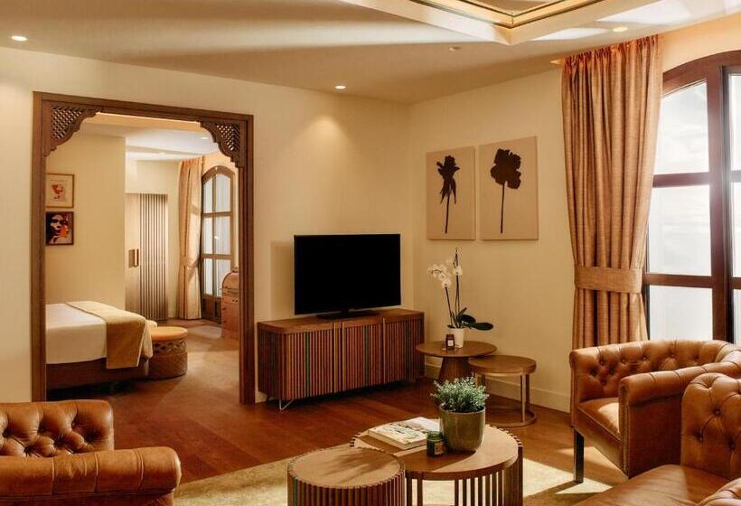 Люкс, El Pilar Andalucia