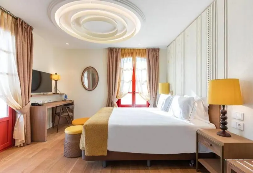 Premium room with terrace, El Pilar Andalucia