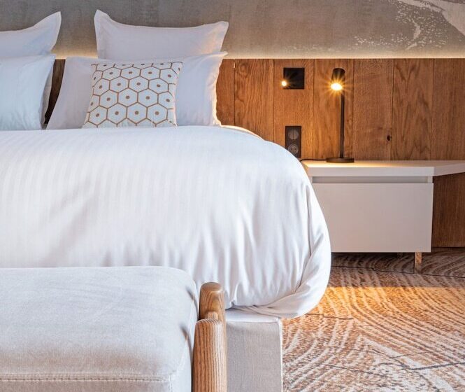 スタンダードルーム, Voulezvous By Les Etincelles