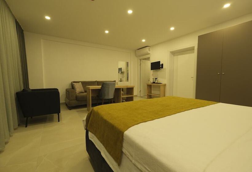 Camera Familiare, Tut