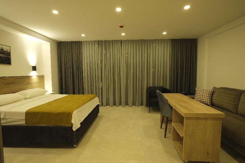 Camera Familiare, Tut