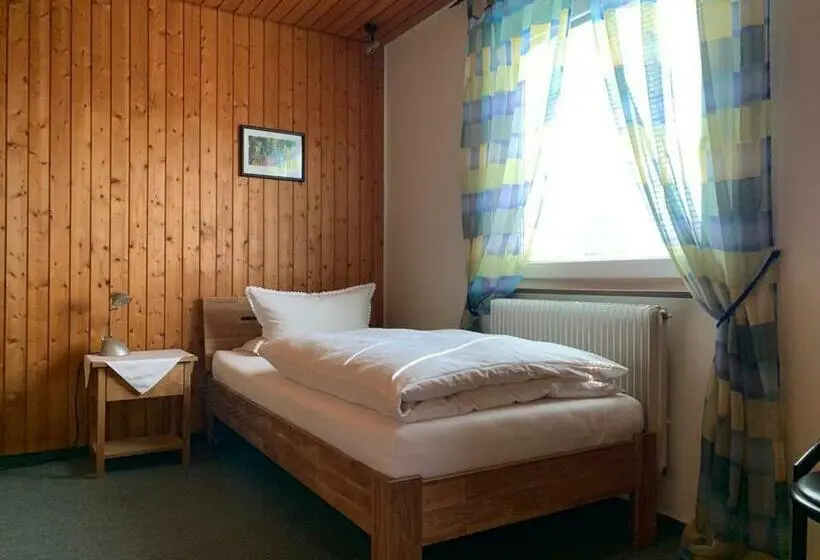 Standard Kolmen Hengen Huone, Garni Siedlerstube