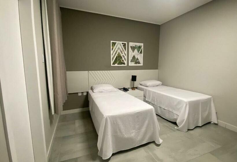 デラックスルーム, Dm