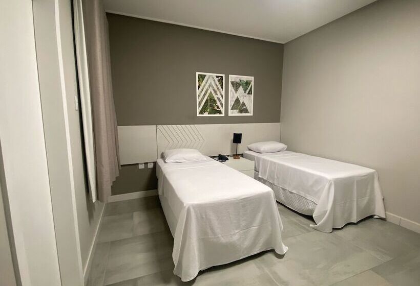 デラックスルーム, Dm