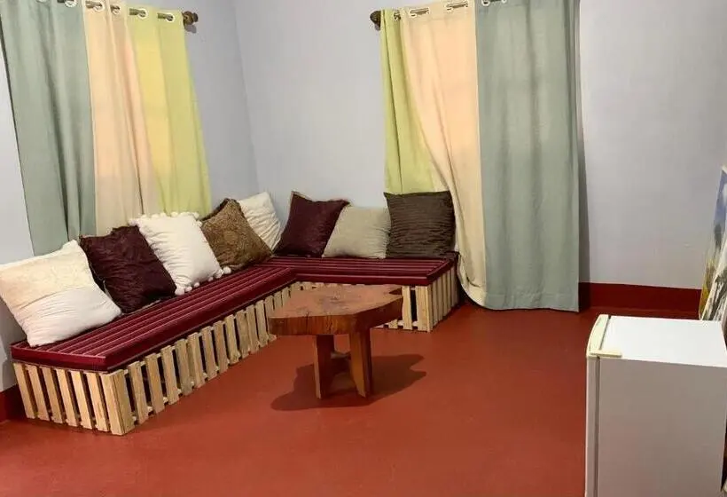 家族用バンガロー, Pazuri Hostel