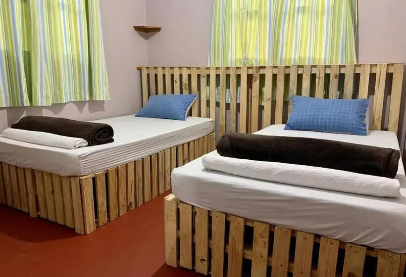 家族用バンガロー, Pazuri Hostel