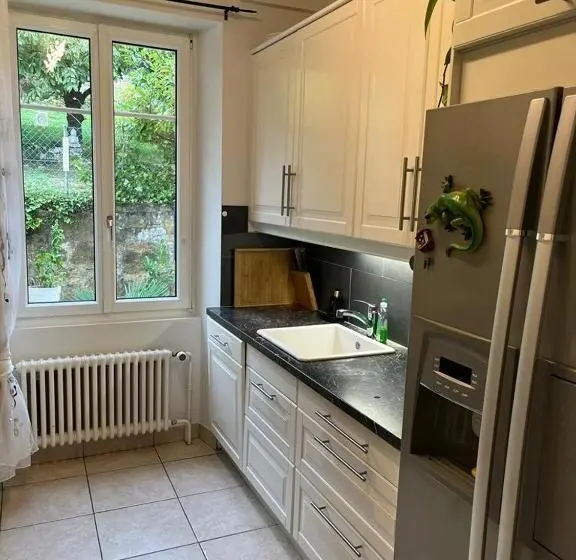 バルコニー付きデラックスルーム, La Maison Bleue à 2 Pas Du Lac Du Neuchâtel