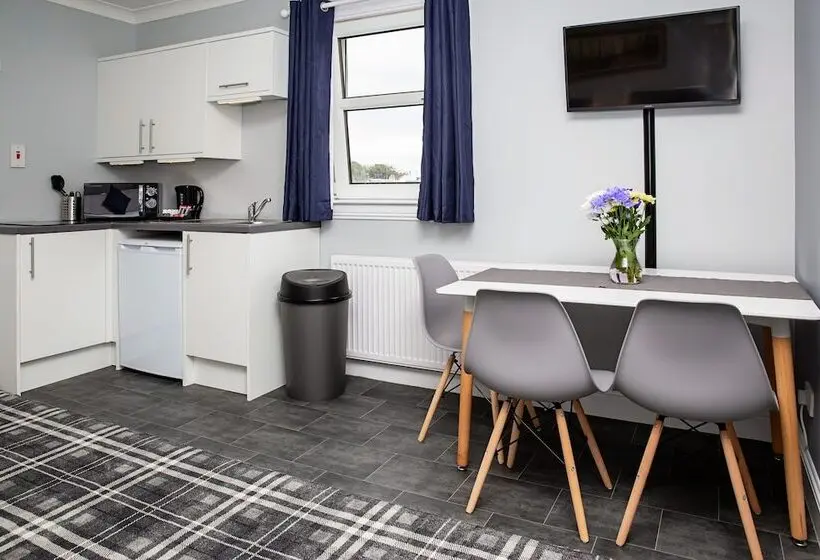 スタンダードスタジオ, St Andrews Guest House