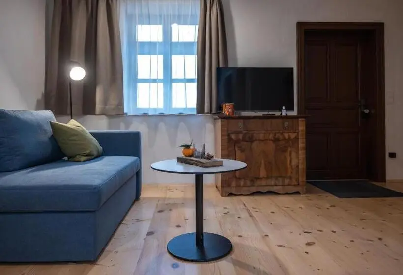 Huoneisto 1 Makuuhuone Puutarhanäkymä, Tschardakenhof Appartements