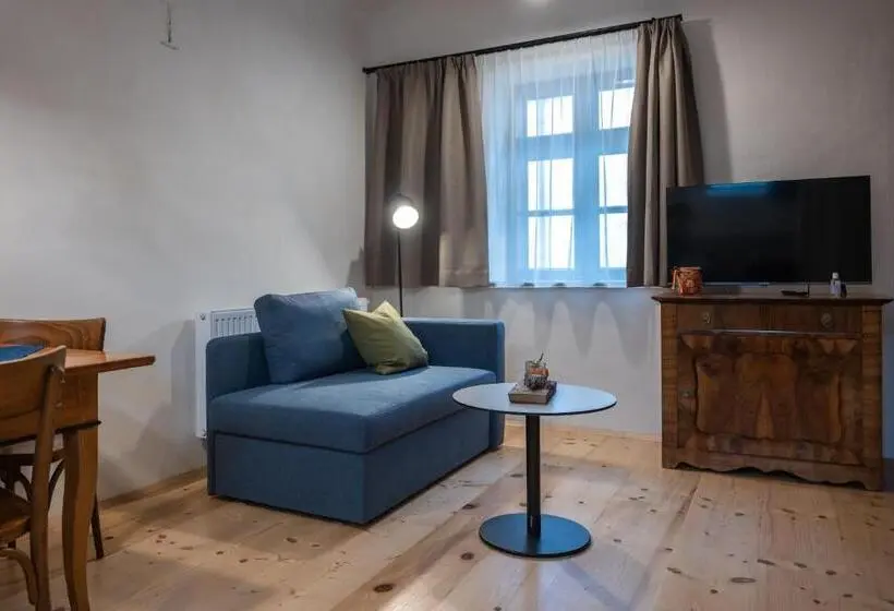 Huoneisto 1 Makuuhuone Puutarhanäkymä, Tschardakenhof Appartements