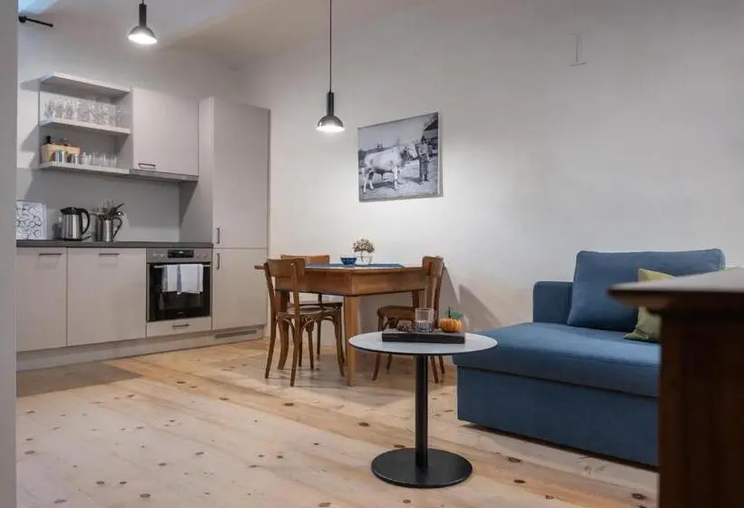 Huoneisto 1 Makuuhuone Puutarhanäkymä, Tschardakenhof Appartements