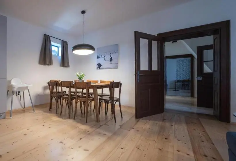 Huoneisto 1 Makuuhuone Terassi, Tschardakenhof Appartements