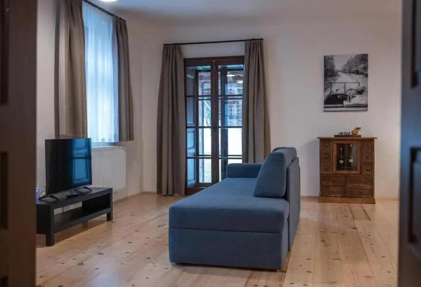 Huoneisto 1 Makuuhuone Terassi, Tschardakenhof Appartements