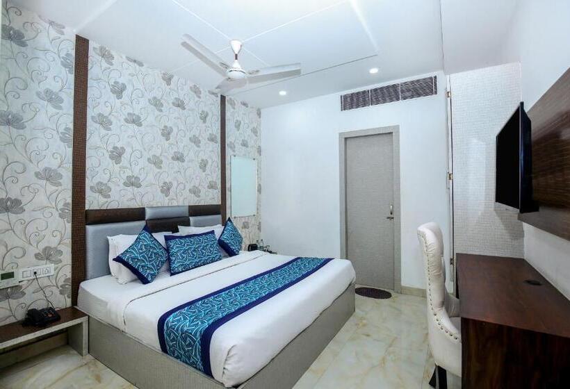 חדר סופריור, A Star 50 Meter From Golden Temple