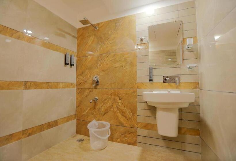 חדר סופריור, A Star 50 Meter From Golden Temple