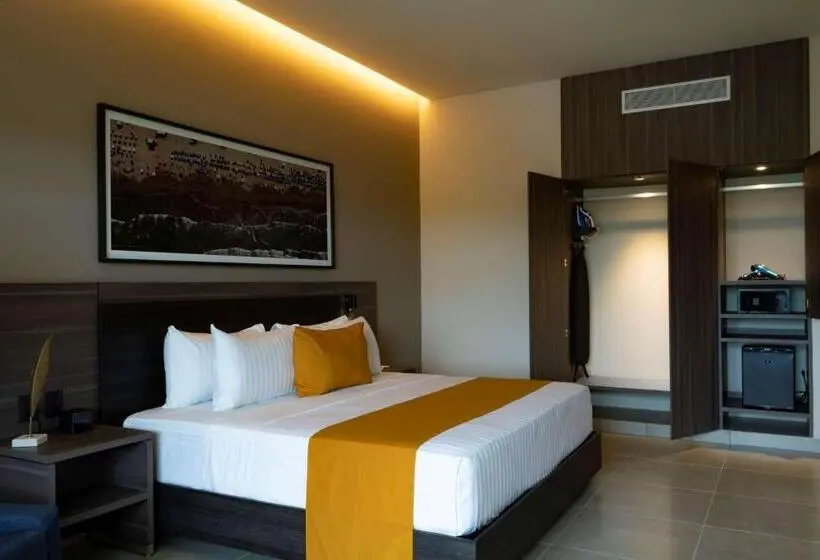 キングサイズベッドのスタンダードルーム, Best Western Plus Riviera Veracruz