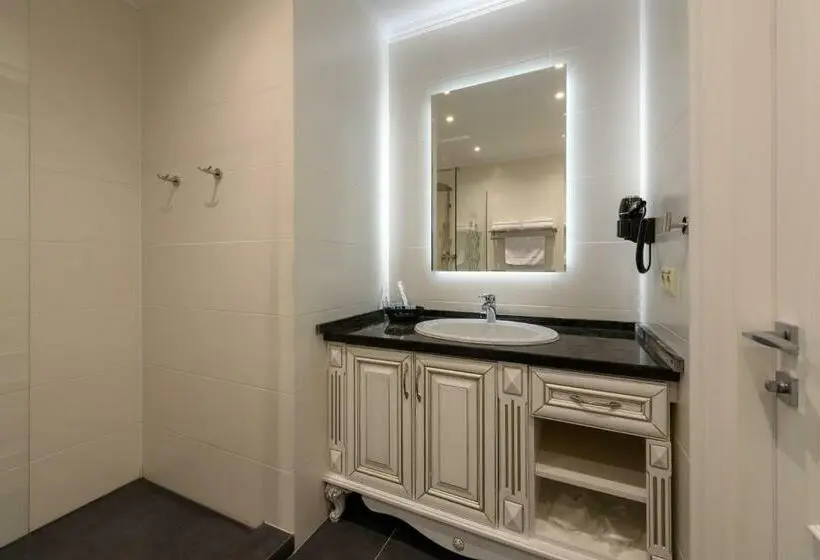 Economy-huone, Grand Royal
