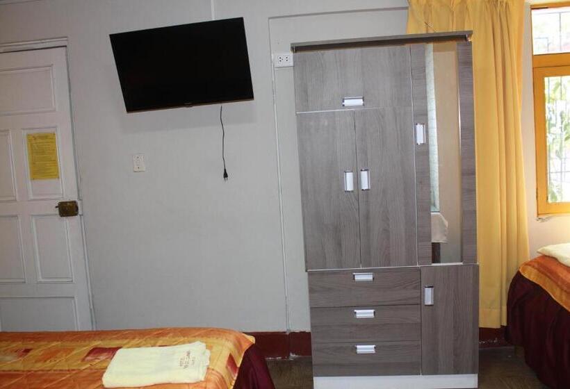 اتاق استاندارد سه نفره, Virgen Del Carmen Huaraz