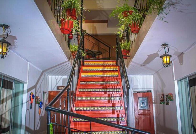 اتاق استاندارد با سرویس بهداشتی مشترک, Virgen Del Carmen Huaraz